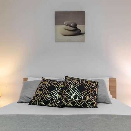 Cozy Apartment, Close To The Sea C4 เซนต์พอลส์เบย์ ภายนอก รูปภาพ