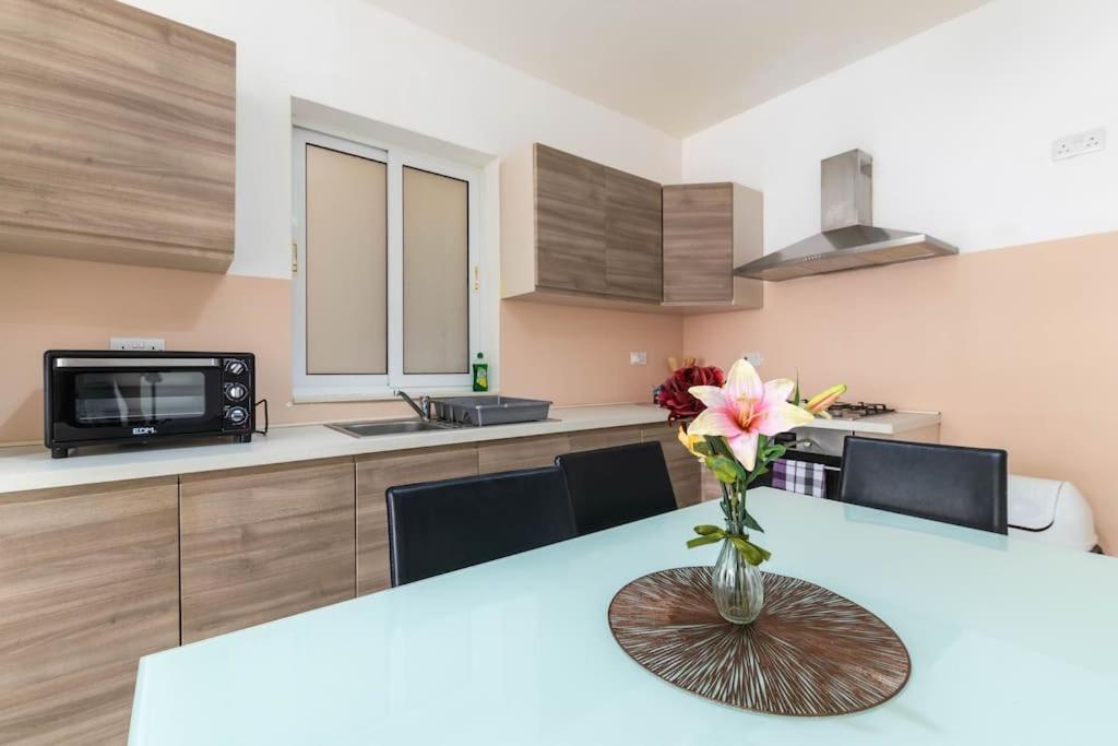 Cozy Apartment, Close To The Sea C4 เซนต์พอลส์เบย์ ภายนอก รูปภาพ