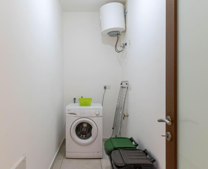 Cozy Apartment, Close To The Sea C4 เซนต์พอลส์เบย์ ภายนอก รูปภาพ
