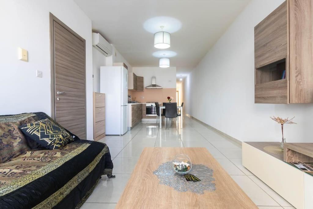 Cozy Apartment, Close To The Sea C4 เซนต์พอลส์เบย์ ภายนอก รูปภาพ